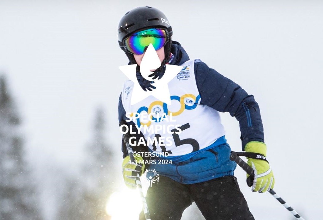 skidåkare och logga för special olympic games